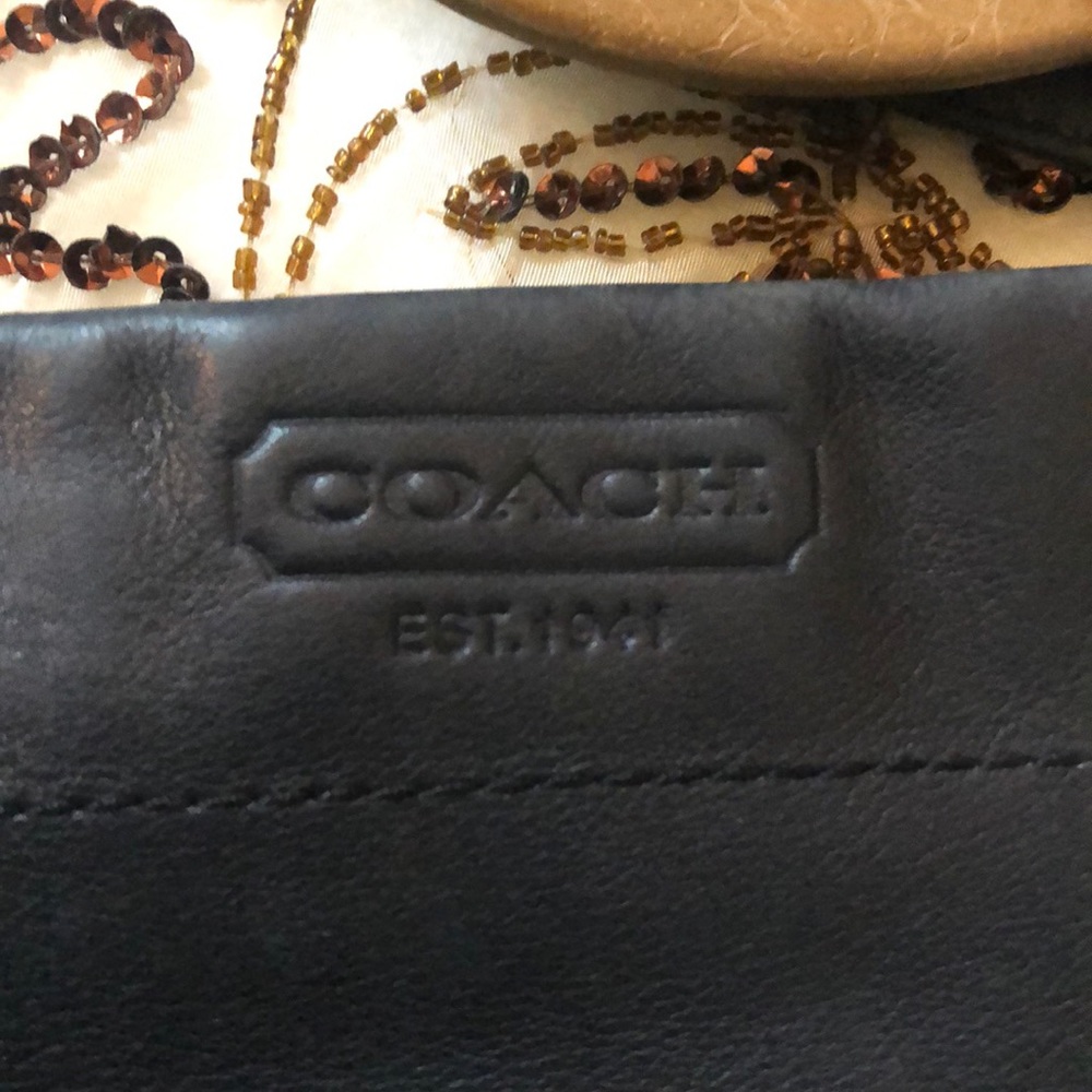 Coach handbag. - Picture 2 of 5